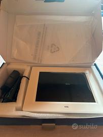 Cornice digitale 8‘