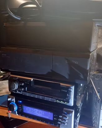 N° 2 autoradio Clarion + n° 2 changer + cablaggio
