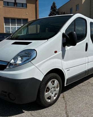 OPEL VIVARO 9POSTI 2.0 DCI PASSO LUNGO - GANCIO TR