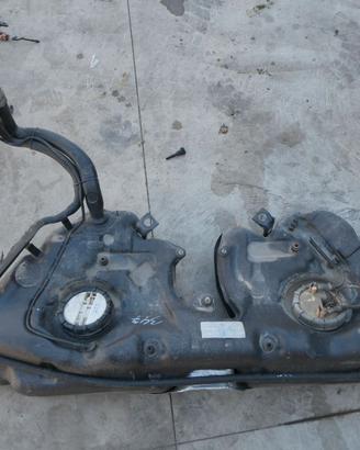 Serbatoio carburante MERCEDES CLASSE C W203 2002