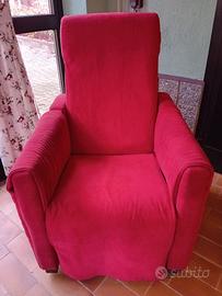 Poltrona reclinabile a batteria e alzata assistita