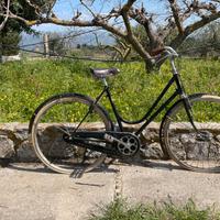 Bicicletta bianchi con freni a bacchetta