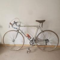bici da corsa  aquila lusso