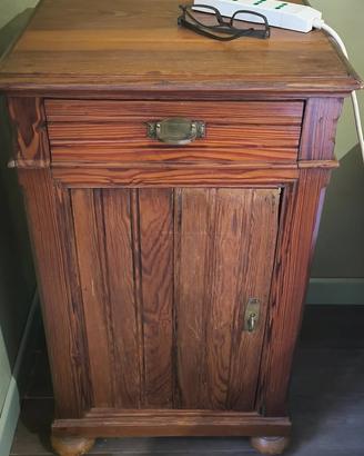 comodini pitch pine