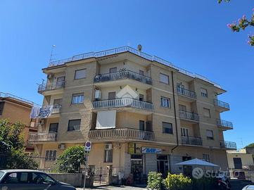 3 LOCALI A GENZANO DI ROMA