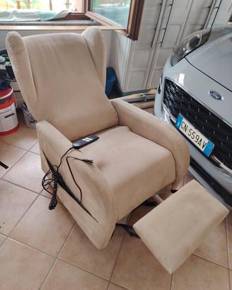poltrona elettrica con telecomando 