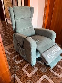 Poltrona elettrica per persone anziane