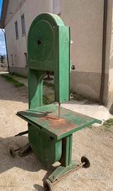 Sega a nastro pezzolato