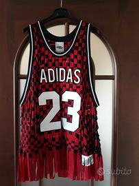 Jersey Jeremy Scott per Adidas
