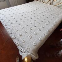 Copriletto matrimoniale hand-made.