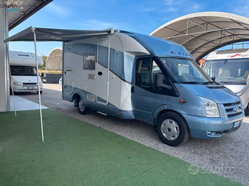LAIKA X 595 C VAN - Semintegrale con letto matrimo