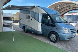LAIKA X 595 C VAN - Semintegrale con letto matrimo
