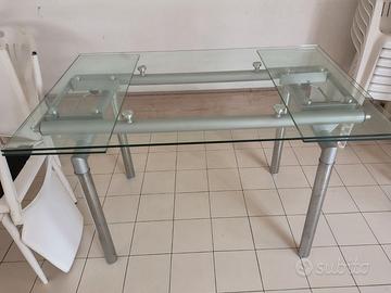 Tavolo in vetro + sedie