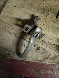 Chiusura cofano fiat 600