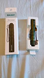 Torcia compatta e leggera led Olight i3T 2 EOS.