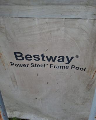 piscina no motore