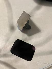 Supporto magnetico per cellulare da auto