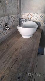 Lavandino d'appoggio completo di rubinetto