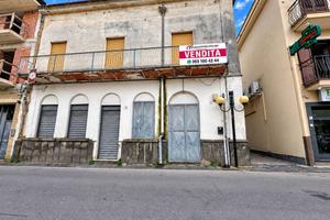 Villa di 200 m² con più di 5 locali e box auto dop