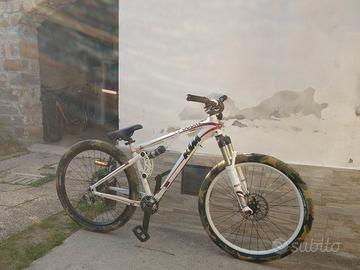 KTM score 4.0 rc