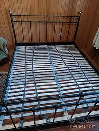 letto XXL metallo nero molto glamour +doghe