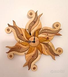 L'intarsio più orologio