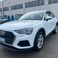 Audi Q3 45 TFSI e S tronic Business