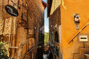 MONOLOCALE A MARINO