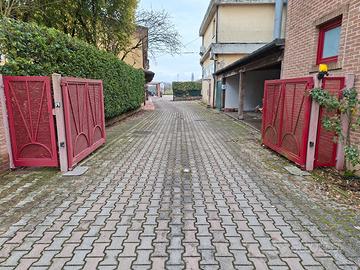 Portone a due ante con Cancelletto pedonale