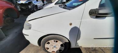 FIAT PUNTO 2006 - PARAFANGO SINISTRO