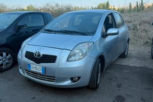 Toyota Yaris 5 porte 1.0 Gpl 2033