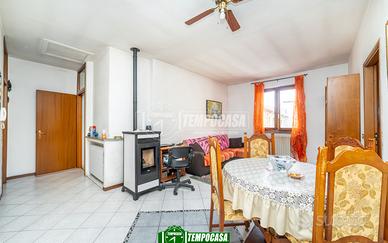 AMPIO TRILOCALE CON INGRESSO INDIPENDENTE, BOX E N