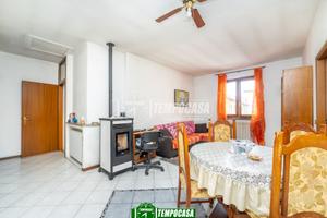 AMPIO TRILOCALE CON INGRESSO INDIPENDENTE, BOX E N