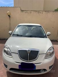 Lancia Ypsilon-anno 2010 -83.000 km - benzina