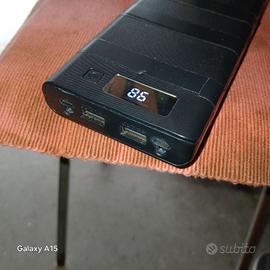 power bank con 8 batterie da 3,7v nuovo