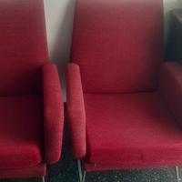 Poltrone e divano anni 50