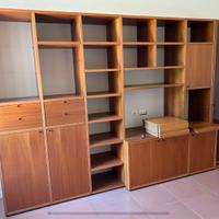 Armadio in legno per soggiorno