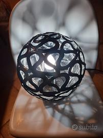 lampada design sfera nera da tavolo 