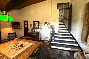 Rustico / Casale di 270 m² con più di 5 locali a V