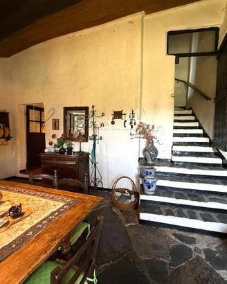 Rustico / Casale di 270 m² con più di 5 locali a V