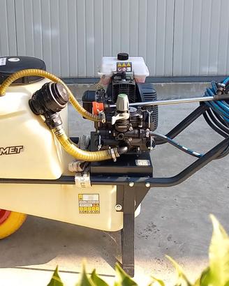 CARRELLO CON MOTOPOMPA