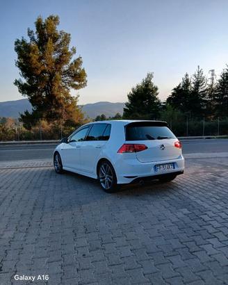 Volkswagen Golf 7 1.6 TDI 110 cv R-Line