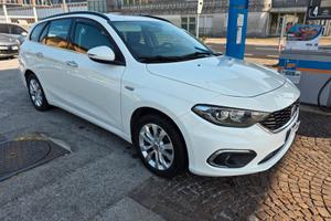 Fiat Tipo 1.6 Mjt S&S DCT SW S-Design con 180.000k