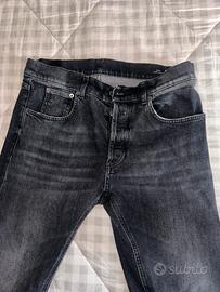 Jeans dond up