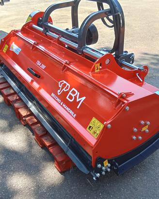 trincia erba B&M TBA 200 con spostamento idraulico