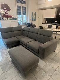 Divano Poltronesofà grigio in tessuto