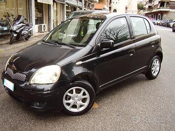 Toyota Yaris 1.0i 16V cat 5 porte NEOPATENTATI