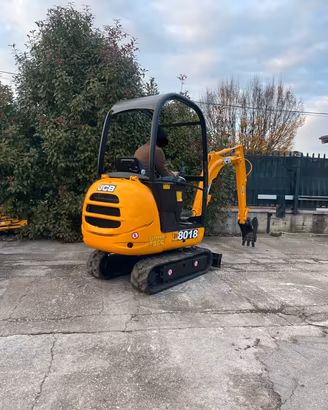 E275 - Escavatore JCB 8018 carro allargabile