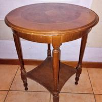 Tavolino antico da salotto.