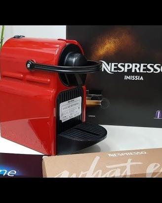 Macchina caffè Nespresso Inissia rossa